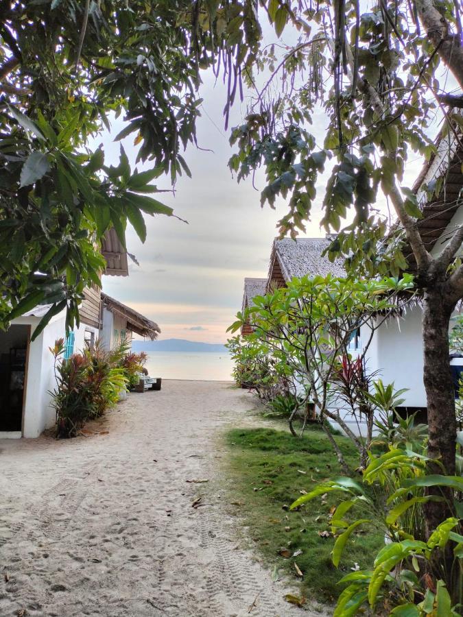 Sand Terrace Beach Bungalows Баан-Тай Екстер'єр фото