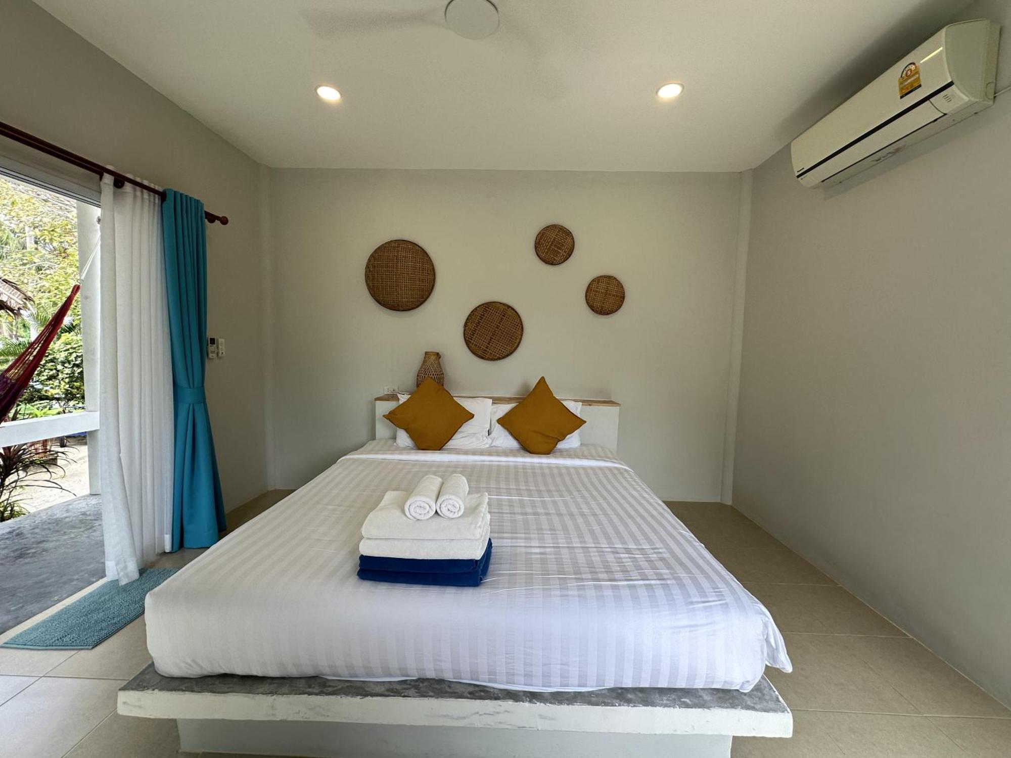 Sand Terrace Beach Bungalows Баан-Тай Номер фото