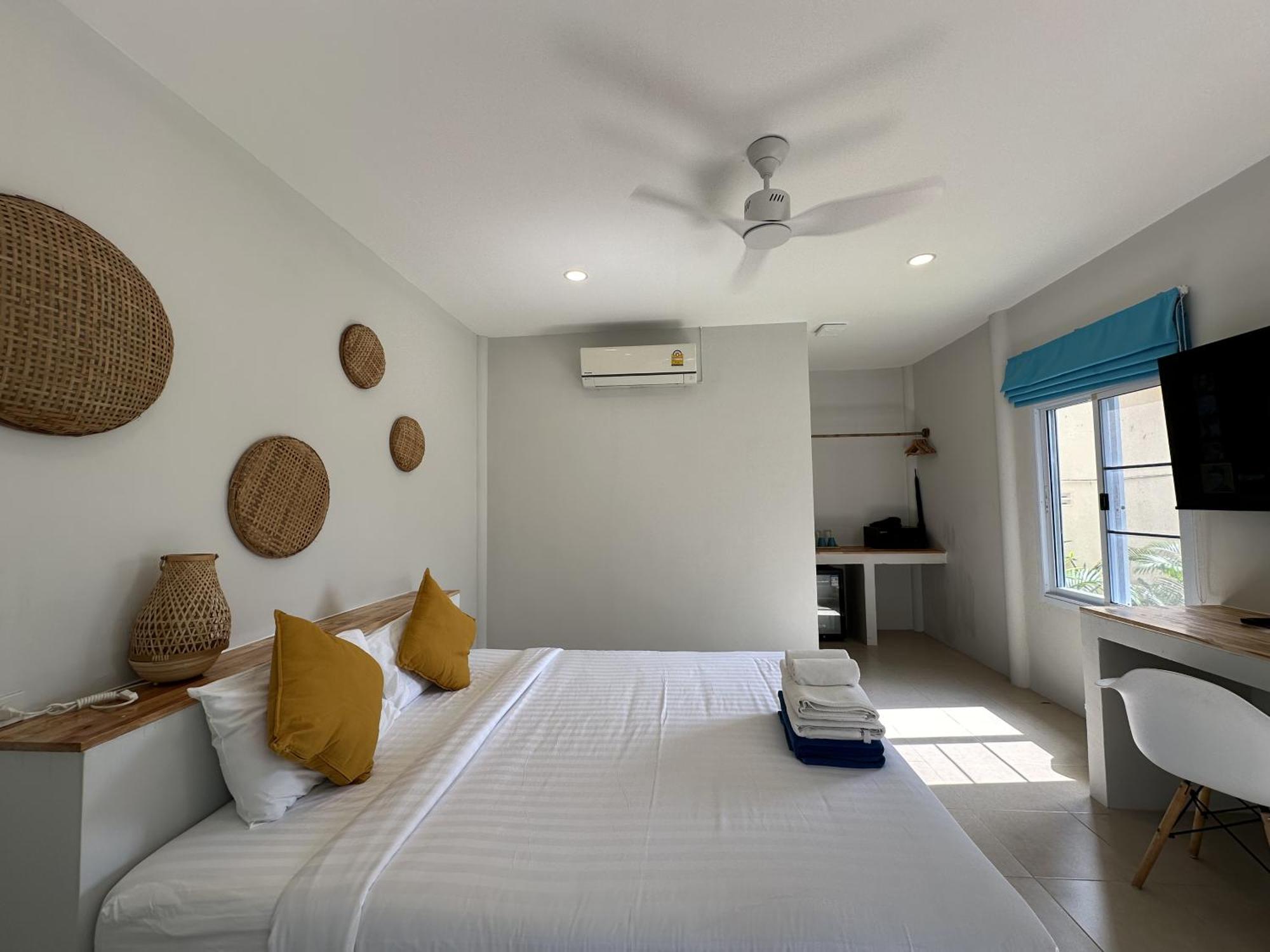 Sand Terrace Beach Bungalows Баан-Тай Номер фото